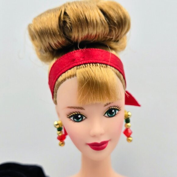 Avon Winter Splendor Barbie Doll 1998 Special Edition 19358 Mattel Read - Picture 2 of 16